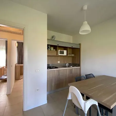Daire Apartments In Castelnuovo Del Garda 22107 Castelnuovo del Garda