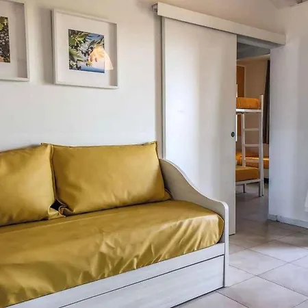 Apartments In Castelnuovo Del Garda 22107 *