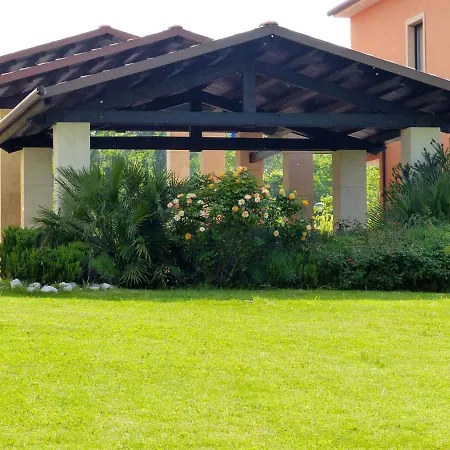 Apartments In Castelnuovo Del Garda 22107 *